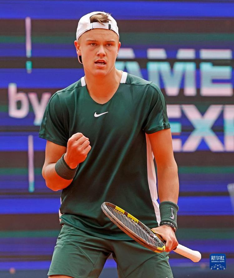 一阶段表现 一阶段表现