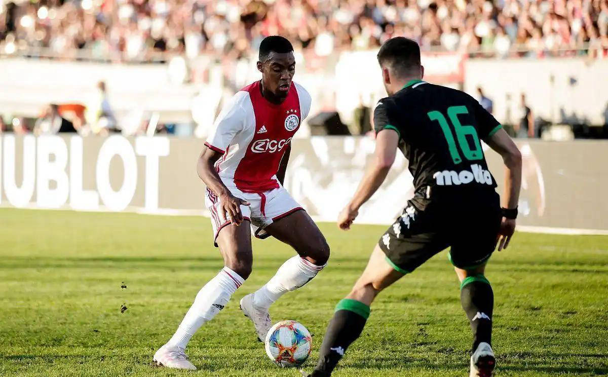 作为足球明 作为足球明